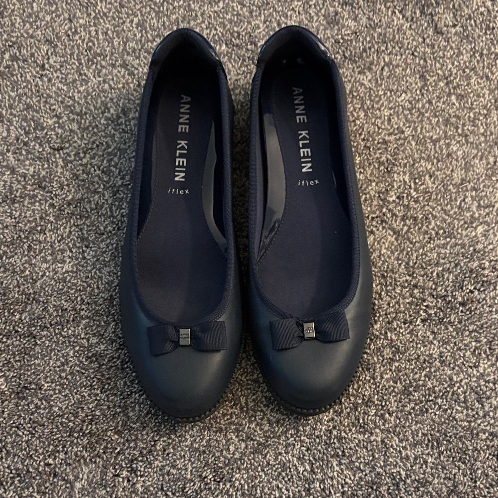 Anne Klein Navy Bow Round-Toe Ballet Flats
